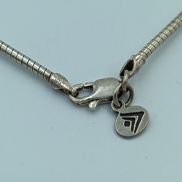 Retired SILPADA 925 Perspectiva 3 Hammered Circle Pendant 16 inch Omega Chain - Picture 5 of 8